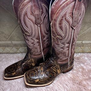 Tanner Mark Women’s hand tooled boots size